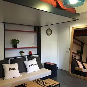 Apartment 33, Nice